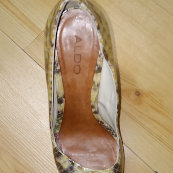 Aldo 39  Snakeskin and Floral open toe pumps ♥ 3/$40​ - Picture 5 of 10